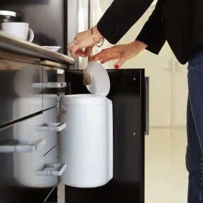 Zsák TORK fekete B3 szemeteshez / 6.