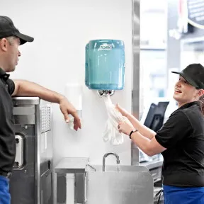 Adagoló maxi belsom. mua.türkiz/feh. / 4.